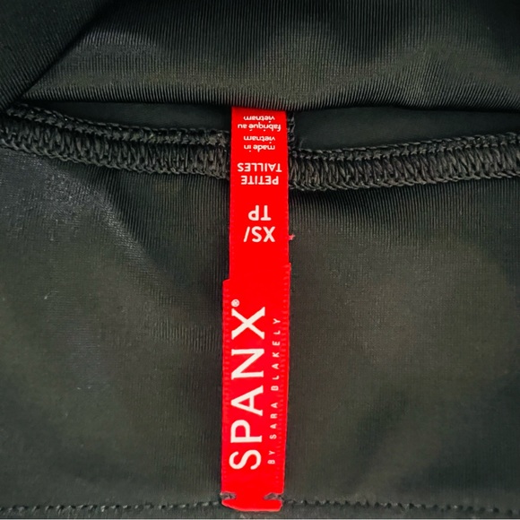 SPANX Faux Leather Matte Black Camo Leggings High Waist Size XS Like New - Picture 7 of 10